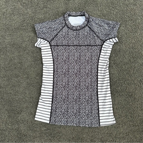 Womens Patagonia Micro Swell Short-Sleeve Rashguard - Size Medium - Picture 4 of 7